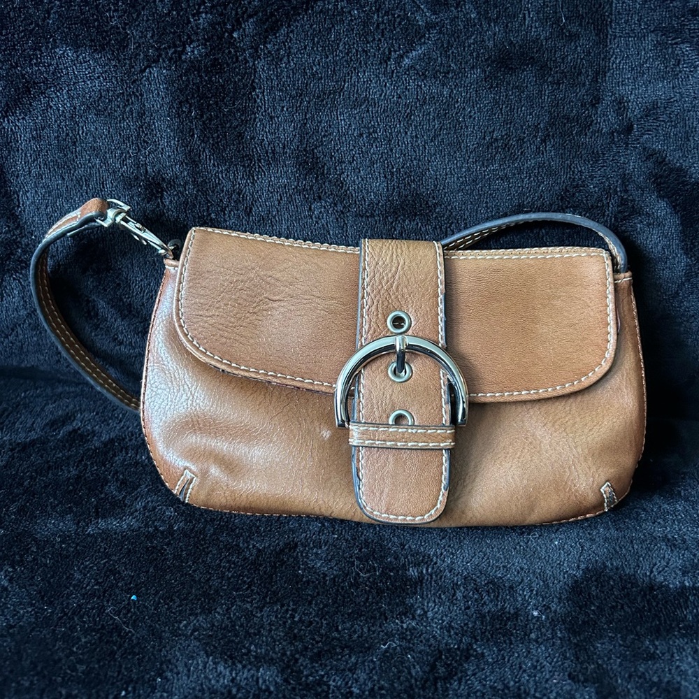 Women’s Tan Leather Buckle Wristlet